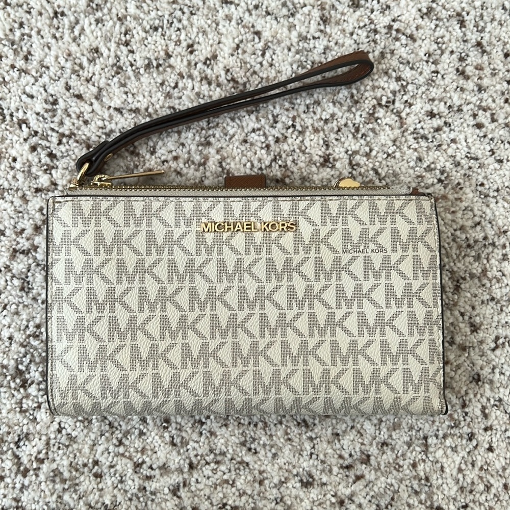 Michael Kors Signature Logo Wallet